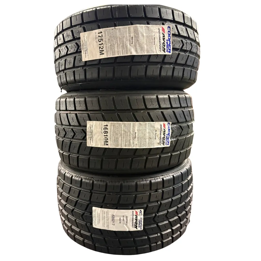 avon set of 3 wet tyres f1 850 Avon set of 3 wet tyres F1 - Afbeelding 1